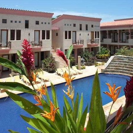 Las Sirenas Hotel And Condos West Bay Exterior photo